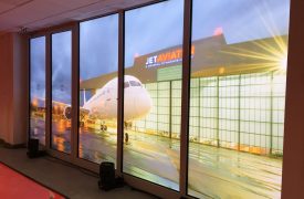 Décoration murale chez Jet Aviation Toile adhésive