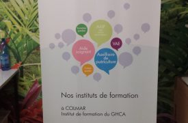 Stand publicitaire avec kakemono Formation Toile adhésive